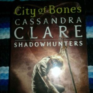 City of Bones, shadowhunters Book 1